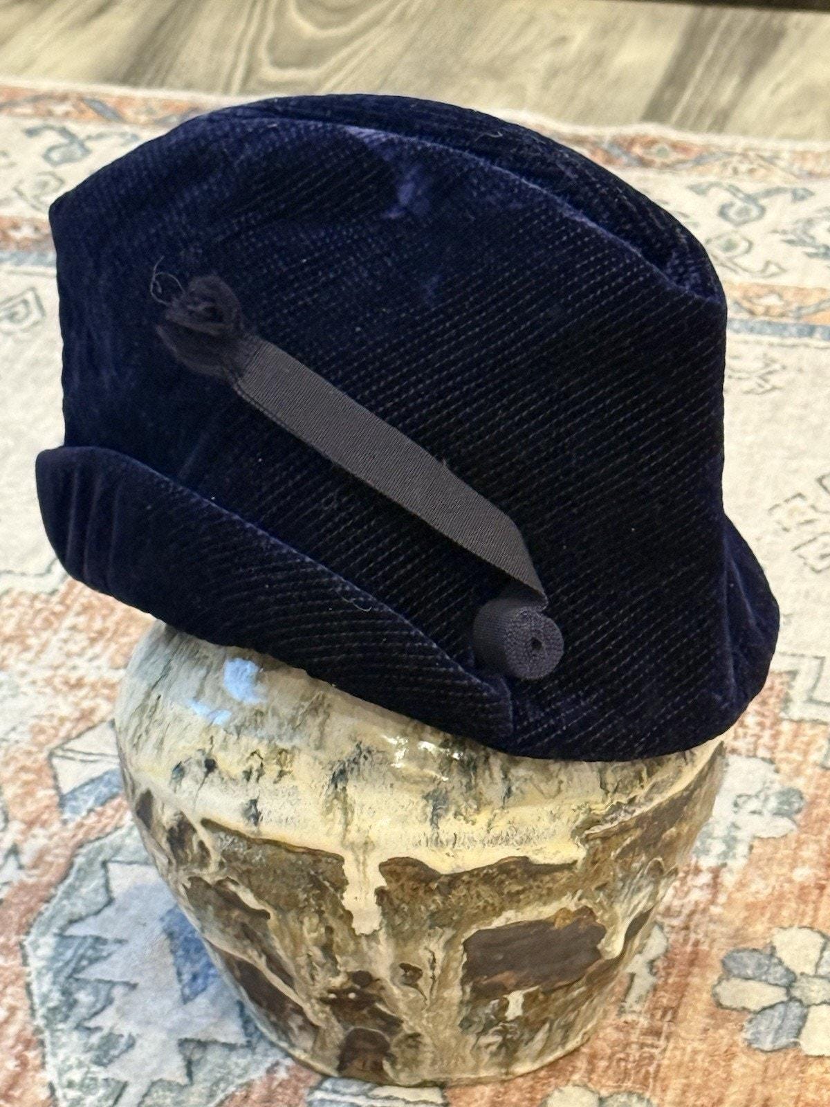 Vintage Yvonne Saint Laurent Blue velvet Peter Pan vintage stunning hat Saint Laurent Hat - Etsy Canada main image 3