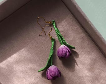 Pendientes de tulipán morados tejidos a mano a crochet, joyería floral, regalo para mujeres, madres, estilo romántico, botánico, natural.