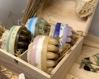 Handcrafted set of 4 soaps With Loofah with Massage & Scrub Exfoliating Bars, ideal gift box