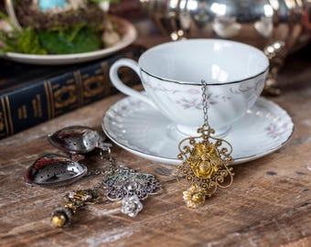 Bee Tea Infuser: Stainless Steel Loose Leaf Strainer with Honey Bee Charm