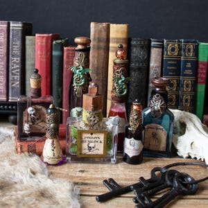 Halloween Potion Bottle: Color Changing Wizard Apothecary Decor