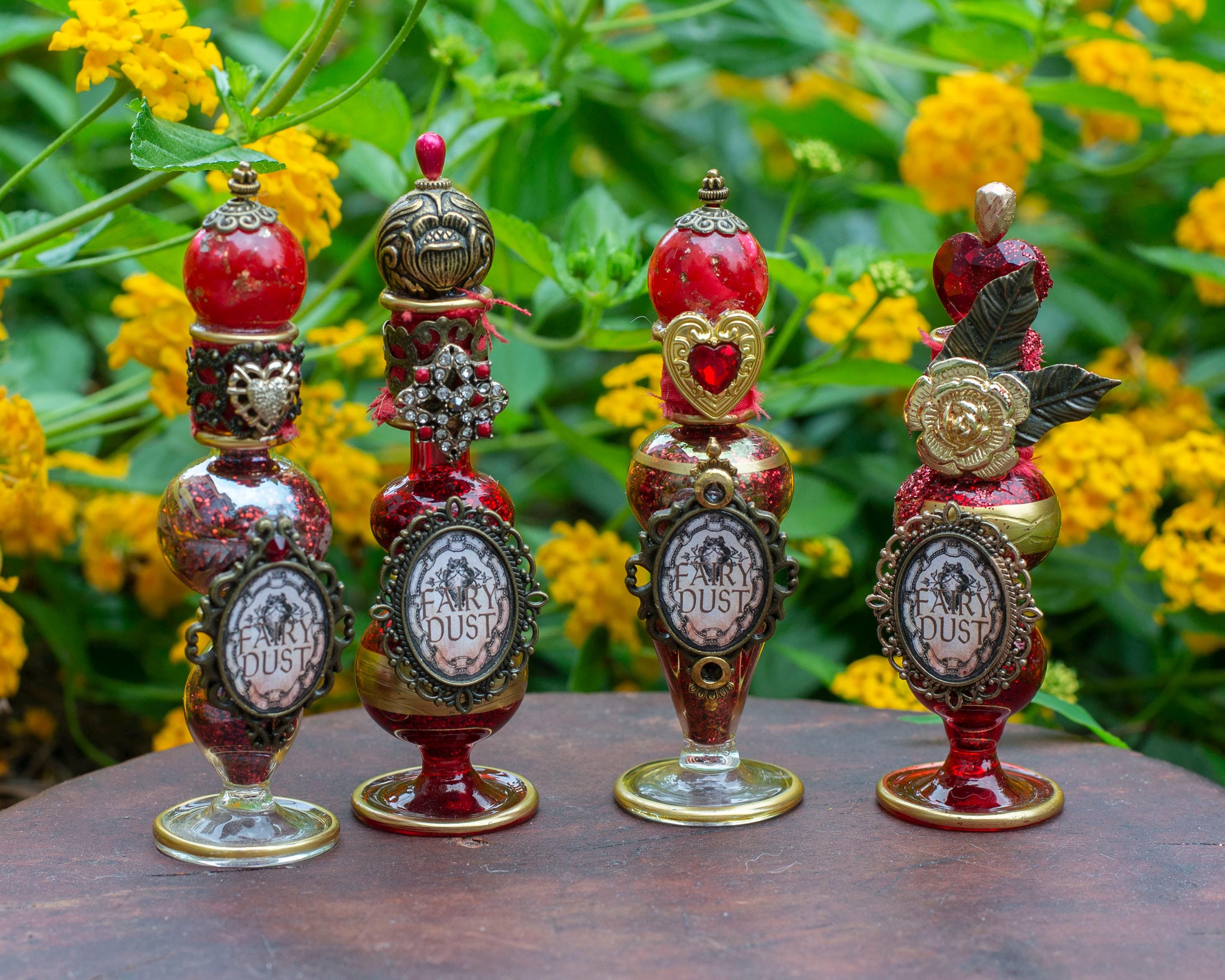 アンティーク 19s デビル 悪魔　レッドデビル パヒューム　ポイズン レトロ Red Fairy Dust Potion: Pixie Dust Bottle and Fairycore Decor - Etsy
