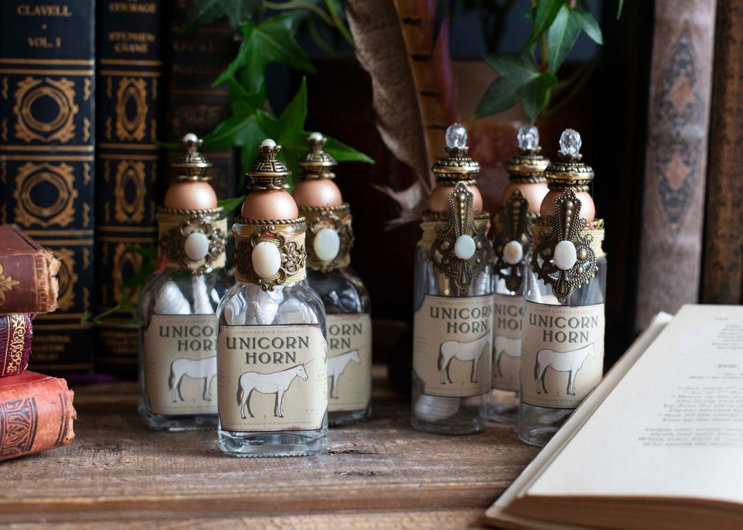 Unicorn Horn Potion Bottle for Halloween Decoration, Halloween Displays