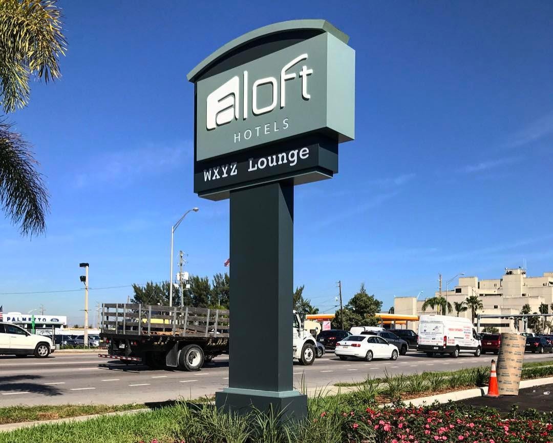 High Rise Led Pylon Sign Custom LED Pylon Sign, High Visibility Outdoor Business Signage ...