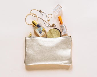 Cartera de piel dorada MAE. Cartera de piel color champán. Cartera de piel dorada. Cartera pequeña de piel. Cartera de boda dorada