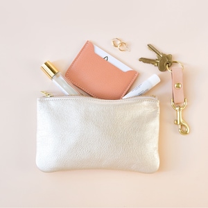 Cartera de piel dorada MAE. Cartera de piel color champán. Cartera de piel dorada. Cartera pequeña de piel. Cartera de boda dorada imagen 4