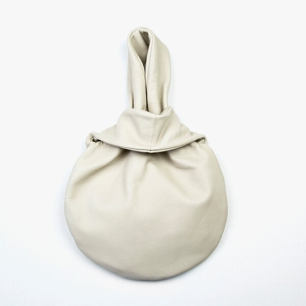 RIO Leather Purse in Oyster. Light Beige Leather Bag. Ivory Leather Purse. Leather Evening Bag.