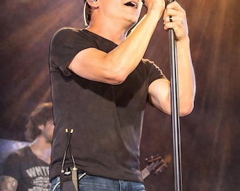 3 doors down frontman Brad Arnold