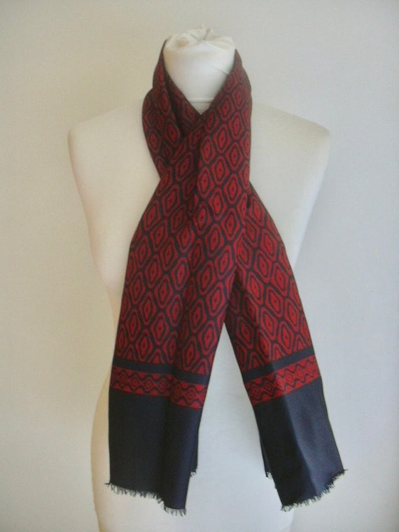 Sheath-Navy blue and red dots motif main image 0