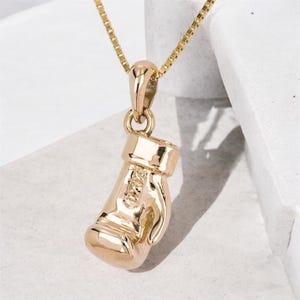 ボクシンググローブペンダント、14Kソリッドゴールドネックレス、ボクサーギフト、ミックスメタルジュエリー、ボクシングネックレス、スポーツペンダント、イエローゴールドボクシングチャーム