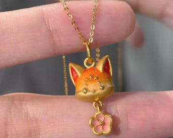 Uroczy pomarańczowy naszyjnik z lisem i różowym kwiatem sakury | Brokatowa emaliowana zawieszka Kitsune | Fantazyjna biżuteria z leśnymi zwierzętami | Kawaii prezent dla niej