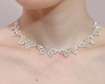 Handgemachte schillernde Kristall Schmetterling Choker, Y2K Perlenkette