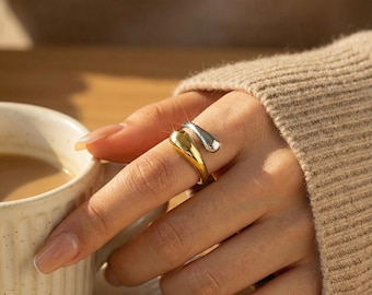 Anillo abierto de dos tonos para mujer, ajustable en oro de 18 quilates y plata, minimalista, moderno, ideal como regalo.