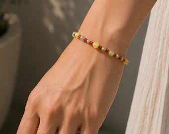 Small Agate and Glass Bracelet