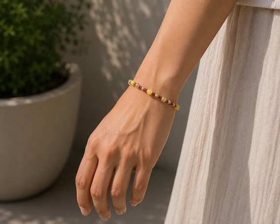 Small Agate and Glass Bracelet