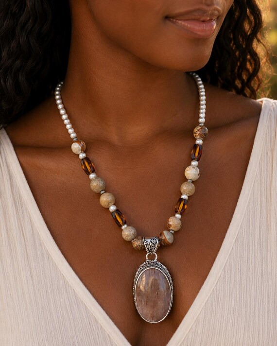 Sandstone with Agate, Glass and Pearl Necklace