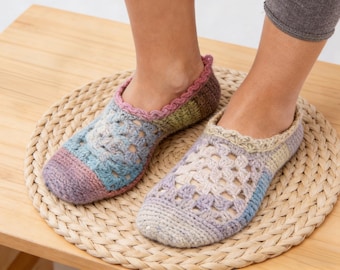 Something’s Afoot Slippers, Crochet Pattern PDF, Beginner Slippers, Granny Square Shoes, Instant Download