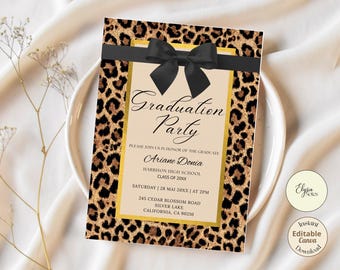 Plantilla de invitación de graduación con estampado de guepardo y lazo negro, Canva Invite
