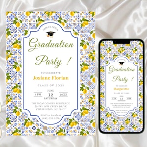 Puede incluir: Una invitación a una fiesta de graduación y un teléfono inteligente que muestra el mismo diseño. La invitación presenta un borde decorativo con limones y azulejos azules. El texto dice "¡Fiesta de graduación!" e incluye detalles del evento.