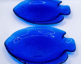 大型のヴィンテージガラス製魚皿、フランス製、アルコロック社製、半