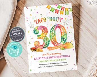 Può includere: Un invito colorato per una festa di compleanno per i 30 anni a tema taco. Il design presenta le parole "TACO 'BOUT 30" e "Nacho Average Fiesta". L'invito include i dettagli dell'evento, come la data, l'ora e il luogo.