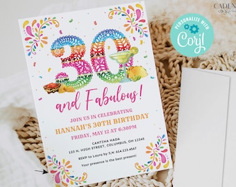 Può includere: Un invito colorato per una festa di compleanno di 30 anni con un tema messicano festoso. L'invito presenta un grande numero "30" decorato con ritagli di carta colorati, una margarita e un piatto di nachos. Il testo recita "30 e favoloso!" e include i dettagli della festa, tra cui la data, l'ora e il luogo. L'invito è personalizzato con il nome "Coril".