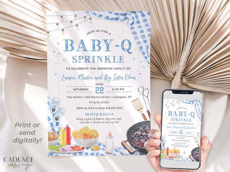 K&ouml;nnte beinhalten: Eine Babyparty-Einladung mit BBQ-Thema. Die Einladung zeigt den Text "BABY-Q SPRINKLE" in Blau, zusammen mit Illustrationen von BBQ-Essen und einem Grill. Die Einladung enth&auml;lt auch Veranstaltungsdetails und eine Windel-Tombola.