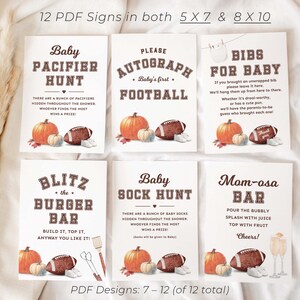 K&ouml;nnte beinhalten: Zw&ouml;lf druckbare PDF-Schilder f&uuml;r eine Babyparty mit Fu&szlig;ball-Thema. Die Schilder zeigen braunen und wei&szlig;en Text mit einem Fu&szlig;ball- und K&uuml;rbisdesign. Die Schilder beinhalten "Baby Pacifier Hunt", "Please Autograph - Baby's First Football", "Bibs for Baby", "Blitz the Burger Bar", "Baby Sock Hunt" und "Mom-osa Bar".