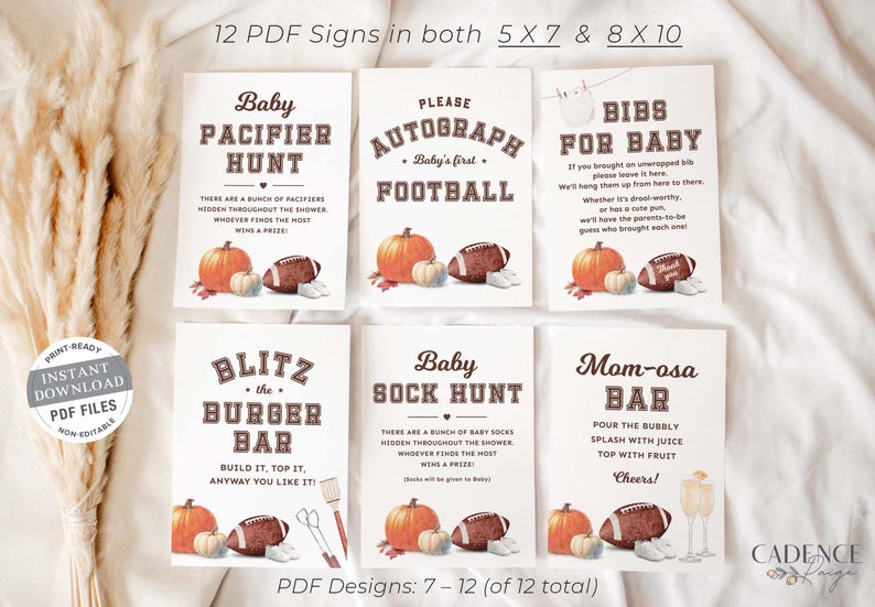 K&ouml;nnte beinhalten: Zw&ouml;lf druckbare PDF-Schilder f&uuml;r eine Babyparty mit Fu&szlig;ball-Thema. Die Schilder zeigen braunen und wei&szlig;en Text mit einem Fu&szlig;ball- und K&uuml;rbisdesign. Die Schilder beinhalten "Baby Pacifier Hunt", "Please Autograph - Baby's First Football", "Bibs for Baby", "Blitz the Burger Bar", "Baby Sock Hunt" und "Mom-osa Bar".