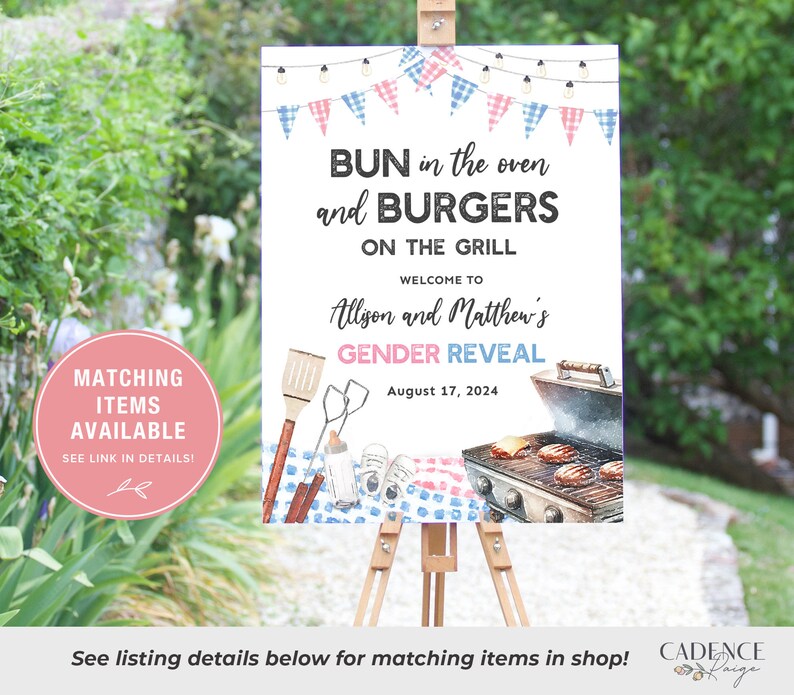 K&ouml;nnte beinhalten: Ein Schild f&uuml;r eine Gender-Reveal-Party mit einer Aquarell-Illustration eines Grills, Br&ouml;tchen und Burgern. Das Schild lautet "Bun in the oven and Burgers on the grill. Welcome to Allison and Matthew's Gender Reveal. August 17, 2024".