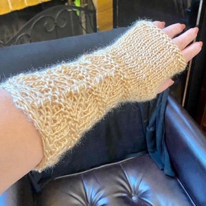 Fingerless gloves, knitting pattern.  English
