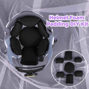 Könnte beinhalten: Ein weiß-grauer Helminnenraum mit schwarzer Schaumstoffpolsterung. Das Bild enthält eine Nahaufnahme der Polsterteile und den Text "Helmet Foam Padding DIY Kit".