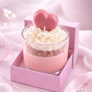 Macaron Dessert Kerze - Handgefertigtes Dekostück mit Vanille Note