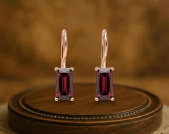 Pendientes de granate baguette • Pendientes de botón con cierre de palanca en oro rosa de 14 quilates
