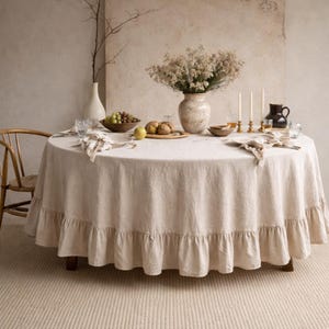 以下が含まれることがあります： クリーム、ライトグレー、ダークグレーの3色の、斑点のあるマット仕上げのセラミックマグのセット。各マグはシンプルでミニマリストなデザインで、コーヒーや紅茶に最適です。