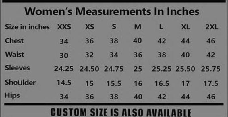 K&ouml;nnte beinhalten: Eine Gr&ouml;&szlig;entabelle mit der &Uuml;berschrift "Women's Measurements In Inches" zeigt Brust-, Taillen-, &Auml;rmel-, Schulter- und H&uuml;ftma&szlig;e f&uuml;r die Gr&ouml;&szlig;en XXS bis 2XL. Die Tabelle enth&auml;lt Ma&szlig;e wie 86 cm Brustumfang f&uuml;r XXS und 117 cm Brustumfang f&uuml;r 2XL.