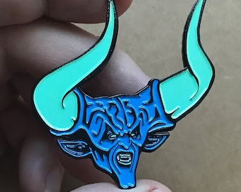 LEYENDA El Oscuro Variante AZUL OSCURO Pin de esmalte suave Oscuridad de la película Leyenda Ridley Scott Tim Curry Señor de las Tinieblas