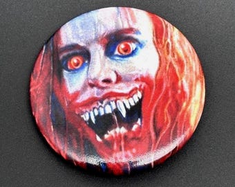 FRIGHT NIGHT 1 Vampire Amanda Button, film circulaire de 2 po., promo à collectionner par Nathan Anderson NAARRT
