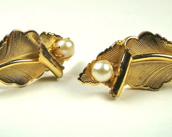 Vintage Leaf Earrings, Gold tone with pearls