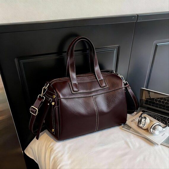 Elegant Women Leather Handbag–Stylish Tote with Contrast Stitching,Versatile Shoulder and Hand Carry,Perfect for Work or Travel,Gift for Her