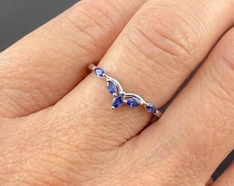 Anillo de boda curvo con zafiro azul marquesa, anillo tiara de oro rosa, anillo apilable con diseño de chevrón inspirado en la naturaleza para mujer, regalo para ella.