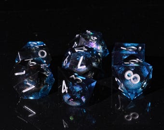 Deep Cosmos Liquid Core DND-dobbelstenenset, dobbelstenen met ruimtethema, Sharp Edge-dobbelstenenset NST, een cadeau voor DnD-speler, cadeau voor hem, cadeau voor gamer