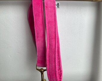 Dog leash 1.20 m in pink corduroy fabric – Handmade & Adjustable – Carabiner in gold or silver
