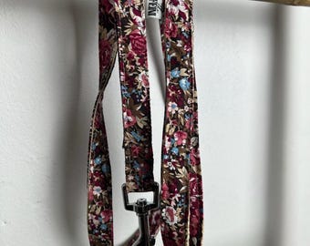 Dog leash 1.20 m floral pattern Bordeaux brown – Handmade & Adjustable – Carabiner in gold or silver