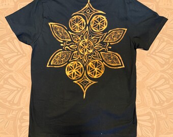 Camiseta con tinte blanqueador de la flor de la vida