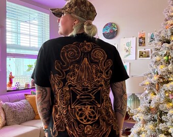 Camiseta teñida con lejía a pedido personalizado