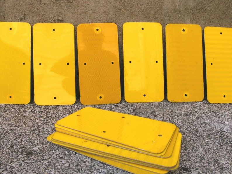 Aluminum Armored Marker Reflectors for Mailboxes Drive Ways Etc Yellow