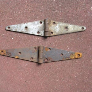 2 Rusty Gate Hinges: Vintage Door Hardware