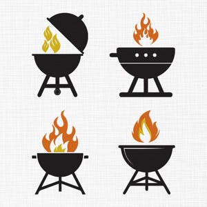 Op de afbeelding: Vier zwarte barbecue grill illustraties met oranje en gele vlammen. De grills staan in verschillende posities, sommige met open deksels en andere met opstijgende vlammen. De achtergrond is een getextureerd wit.