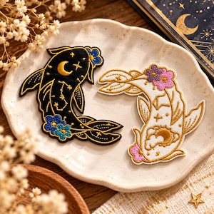 Koi-Fisch-Stickerei-Aufnäher-Set, Himmlischer Koi-Aufnäher, Aufbügelaufnäher, Japanischer Aufnäher, Blumen-Koi-Geschenk, Aufnäher zum Aufnähen, Jackenaufnäher, Boho-Stil